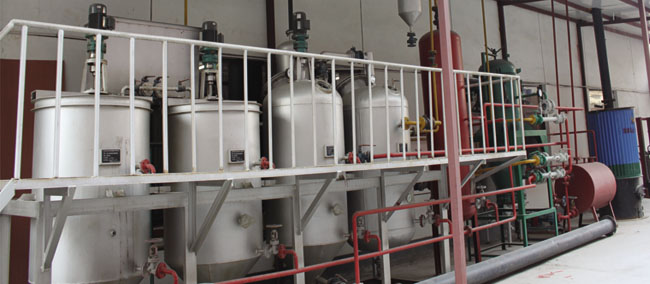 Palm oil refining methods